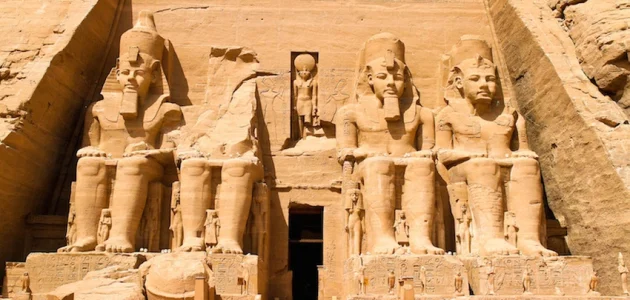 تفسير حلم رؤية المعبد الفرعوني في المنام وعلاقته بالمسيرة الشخصية 1 تفسير حلم رؤية المعبد الفرعوني في المنام