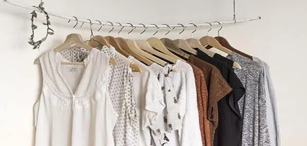 تفسير حلم رؤية أخذ الأم المتوفية الملابس في المنام وعلاقته بالمنزلة 1 ما تفسير أخذ الأم المتوفية الملابس في المنام؟