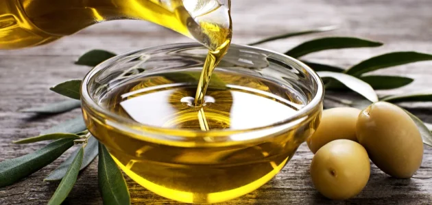 تفسير حلم رؤية سكب الزيت ساخن أو بارد في المنام وعلاقتها بالمكانة 1 تفسير حلم سكب الزيت ساخن أو بارد