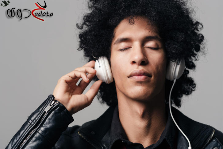 تفسير حلم سماع الأغاني في المنام لابن سيرين