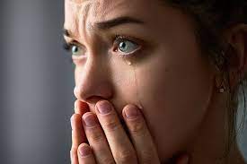 تفسير حلم بكاء الام على ابنتها في المنام