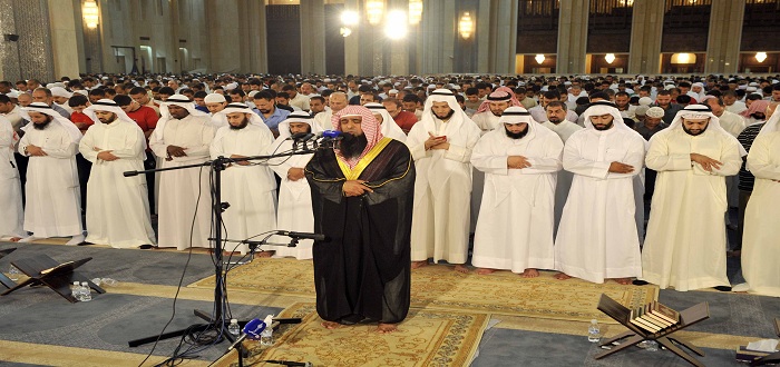 تفسير رؤية الوقوف في الصف الأول في المنام