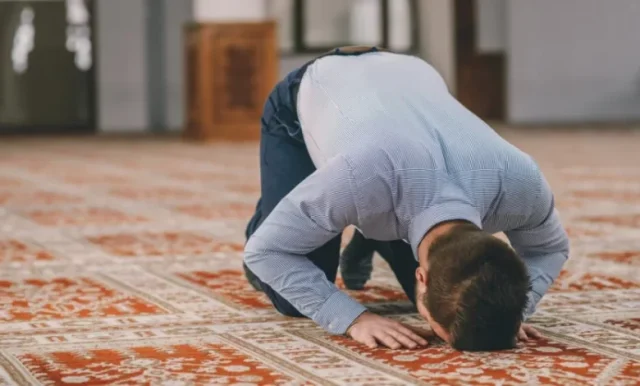 تفسير حلم الصلاة في