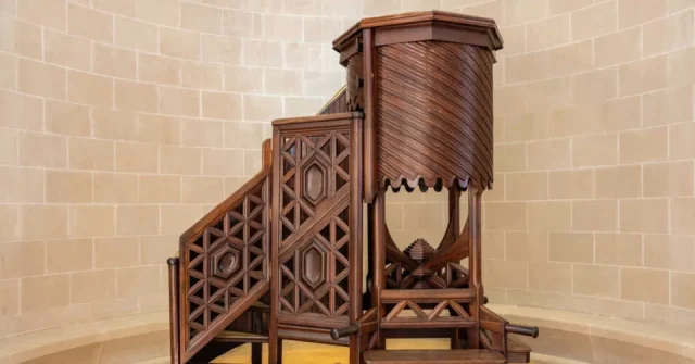 تفسير حلم رؤية المنبر