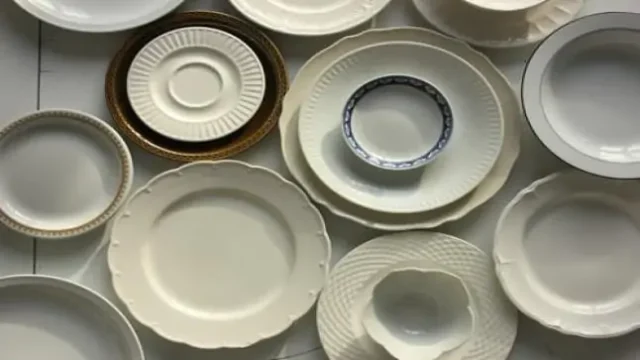 تفسير حلم رؤية المواعين